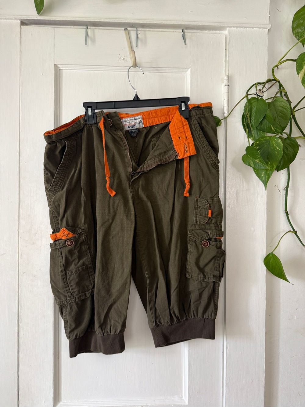 Bleecker & Mercer Olive Green Cargo Capris with Orange Trim size 42